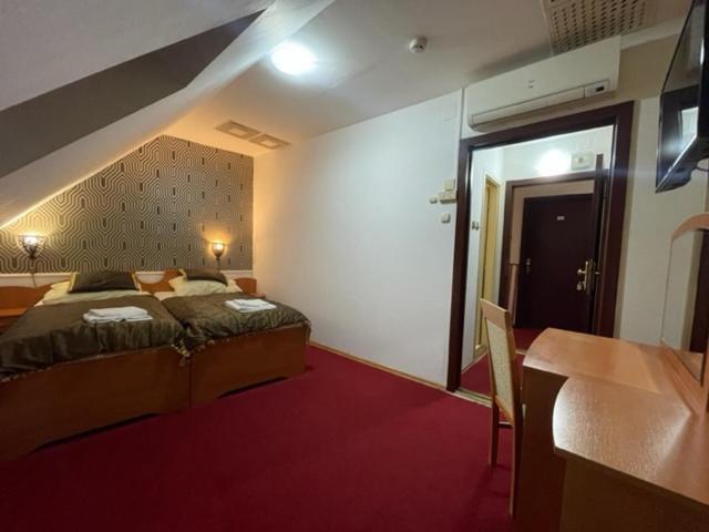 Hotel Minaret&etterem 3*